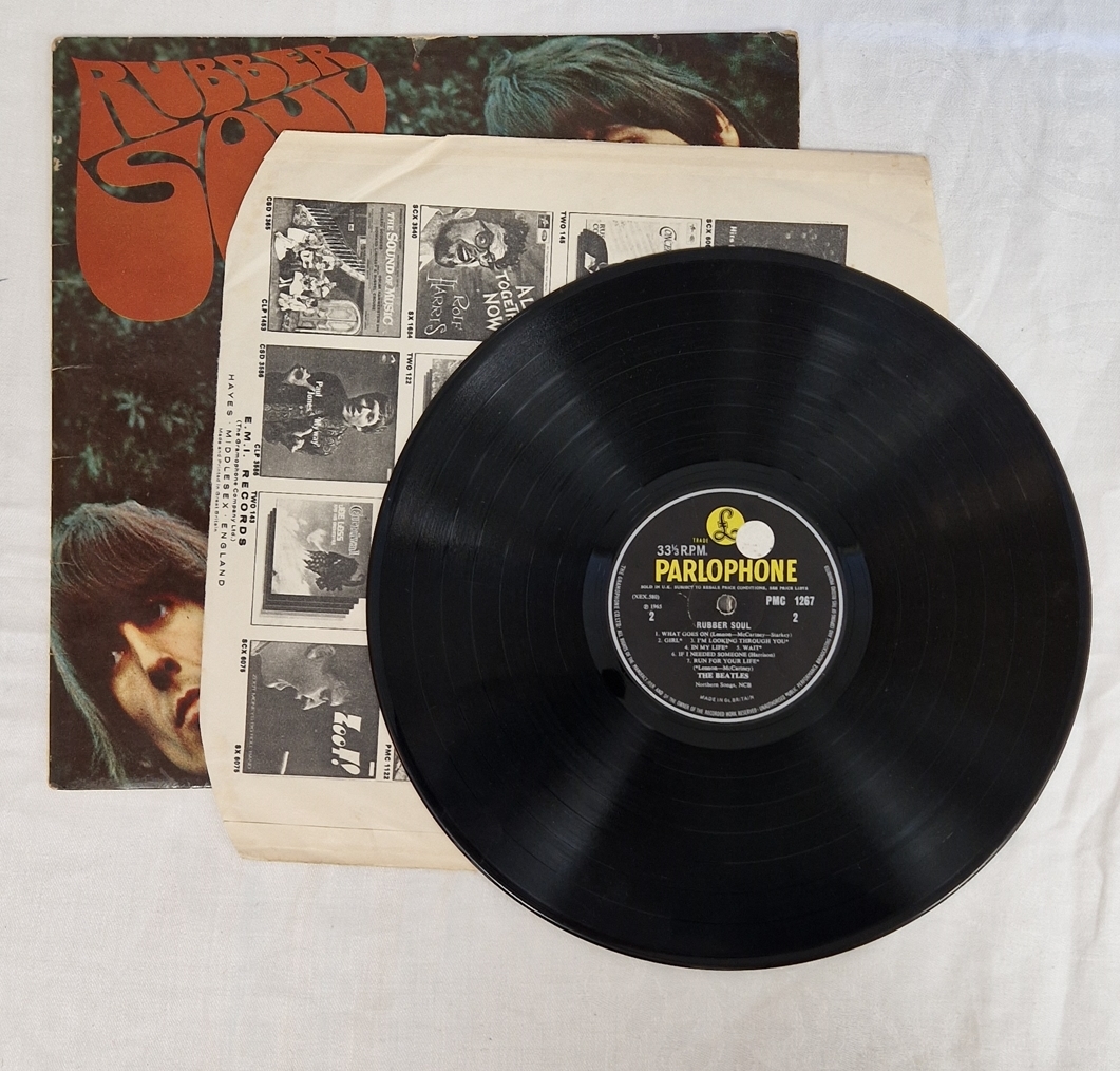 Collection of Beatles vinyl LPs including Meet the Beatles T2047, Please Please Me PMC1202, A Hard - Image 2 of 16