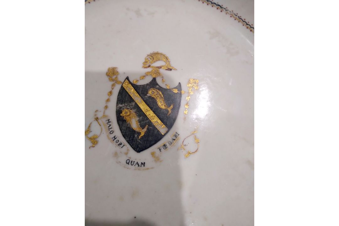 Set of 18th century Chinese export armorial dinner plates, each decorated with a black hatched - Image 7 of 20
