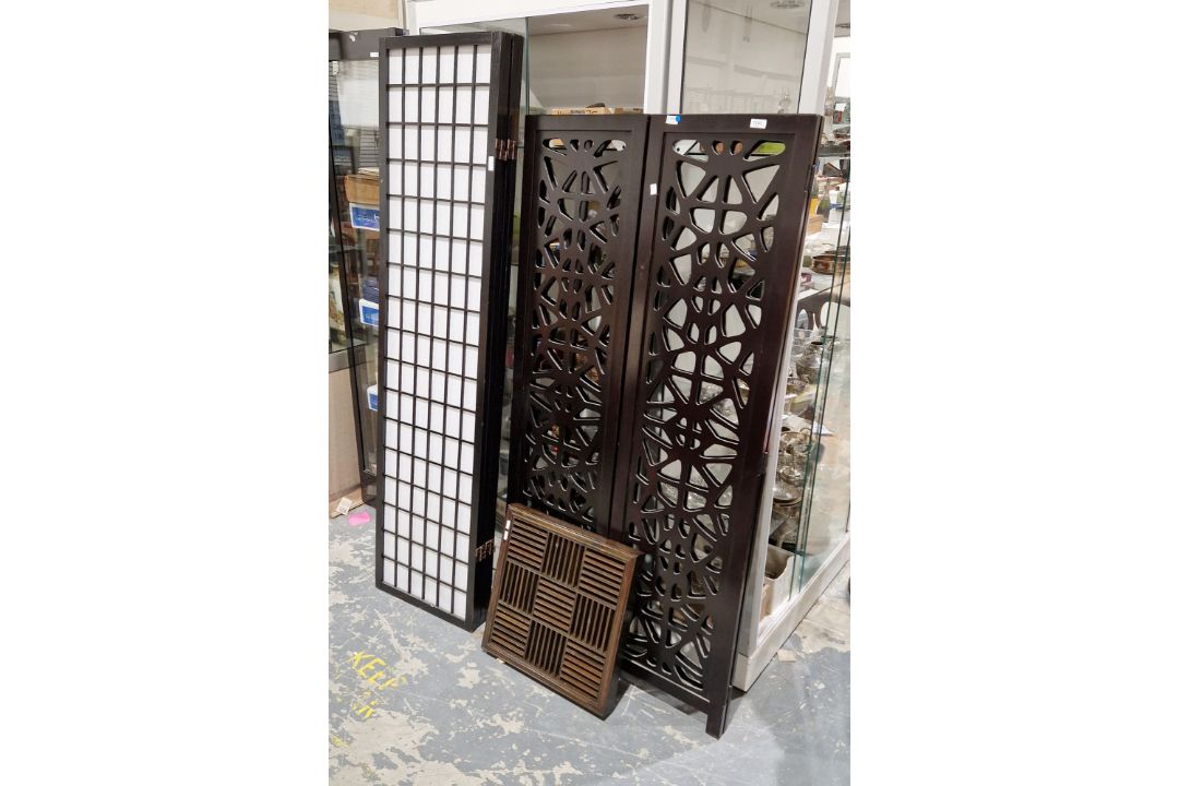 Contemporary four-panelled laser cut wooden Chinese style screen, ebonised, 155.5cm high, a