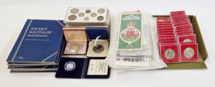Bulk lot of 1977 Silver Jubilee crowns (29) plus 1 x silver jubilee commemorative medallion, all