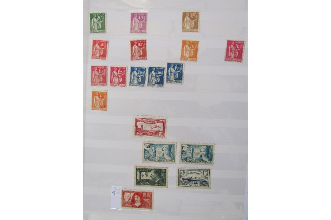 Stamps of France: Large 32 page (double sided) black SG stockbook partially filled with mint - Image 3 of 5