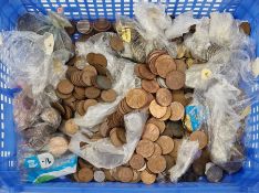 Large accumulation of English coinage, nickel and bronze (1 tray)