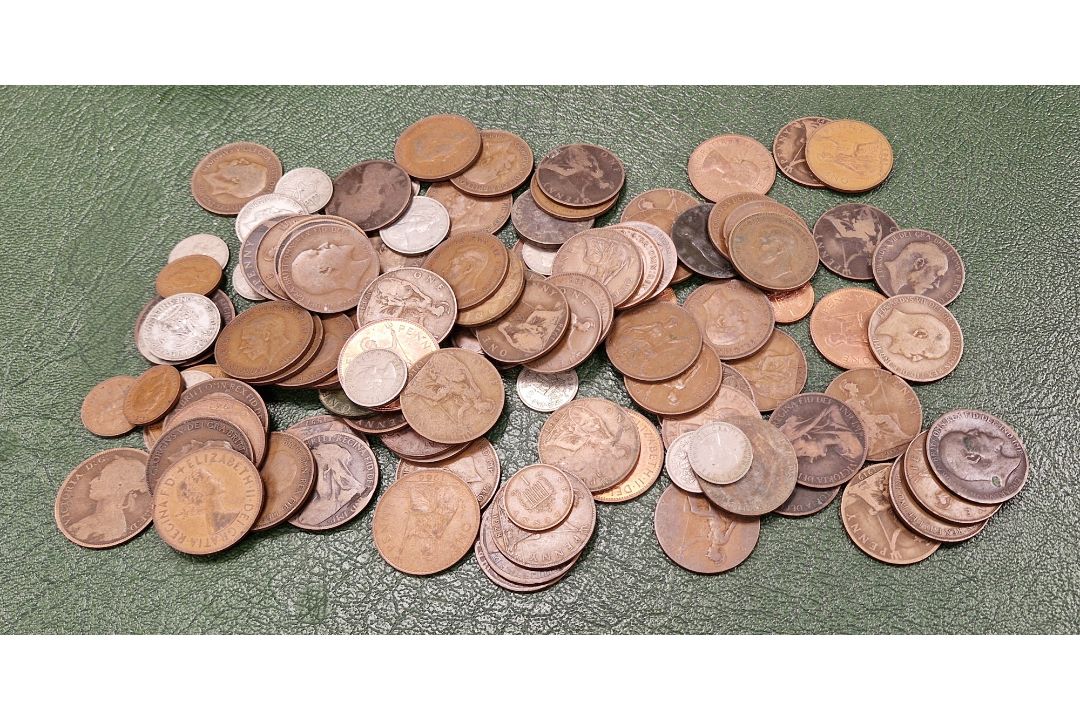 Mixed lot of coins including Victorian and pre-decimal copper pennies and other pre-decimal and