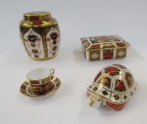 Royal Crown Derby Imari palette model of a tortoise, a Royal Crown Derby Imari palette lidded ginger