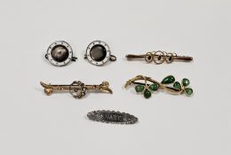 9ct gold and seedpearl bar brooch mounted with a crescent, a gold-coloured metal and jade bar brooch