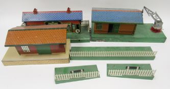 Hornby 2E Goods Depot, no.2E station with lighting Ripon with green base and a Hornby tinplate goods