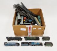 Collection of loose 00 gauge model railway engines, rolling stock and track including Wrenn 4082