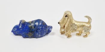Carved lapis lazuli rabbit, 5.5cm long and a vintage Boucher Bassett Hound brooch (2)