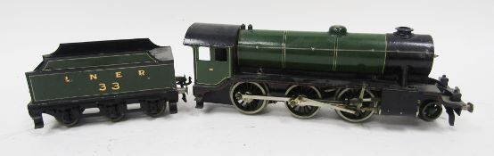 Bassett-Lowke ‘0’ gauge 2-6-0 electric loco in green LNER livery and tender marked LNER33
