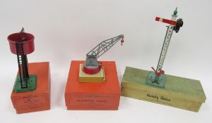 Hornby '0' gauge platform crane with box, no.1 water tank boxed, no.2E signal boxed