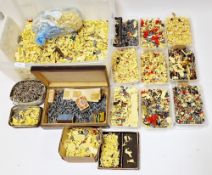 Large quantity of unboxed Airfix HO/OO plastic war figures to include Romans, Waterloo, etc (one