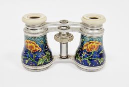 Pair of late 19th/early 20th century French opera glasses with mother of pearl eye pieces and