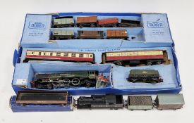 Hornby 00 gauge - partial Hornby Dublo 'The perfect table railway' train set comprising 'City of
