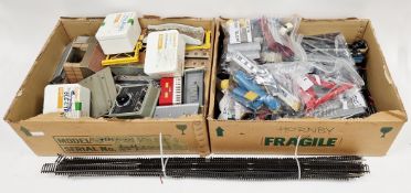 Collection of mainly Triang and Lima railway engines, rolling stock and accessories including 2