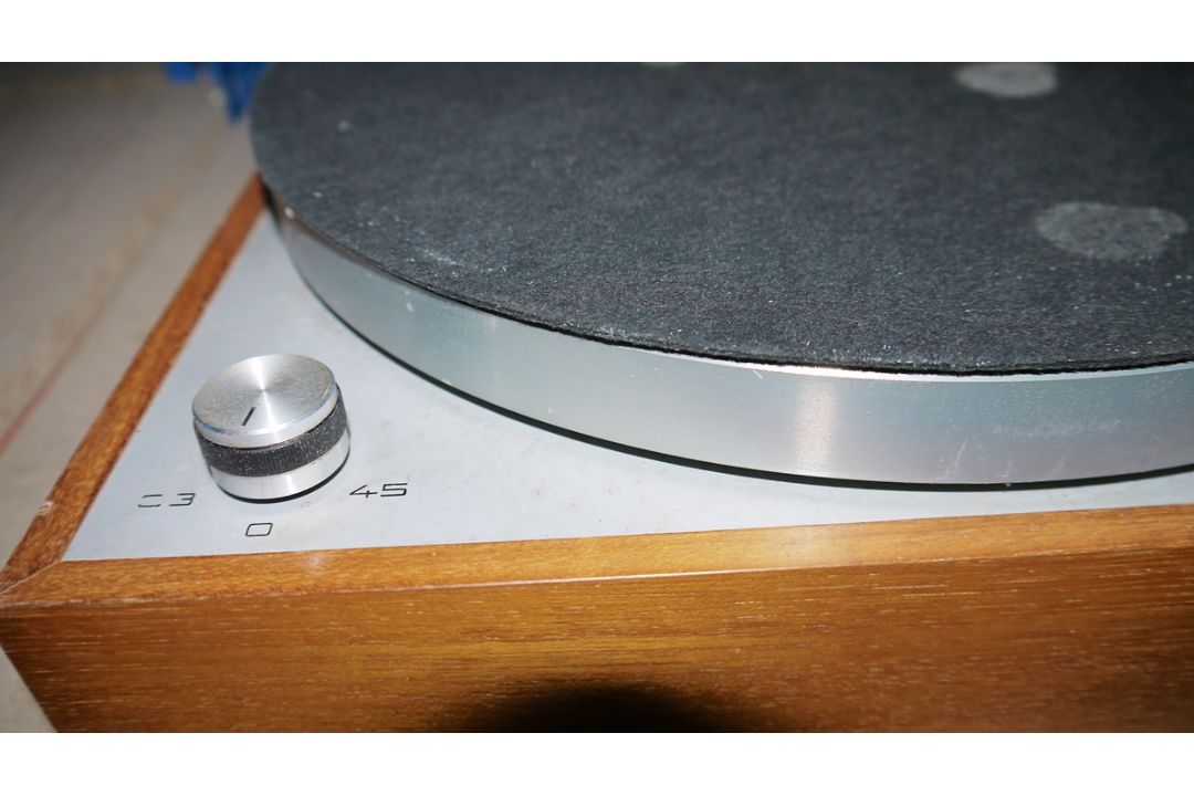 Vintage Thorens TD150 turntable in teak case with smoked perspex lid, with Shure cartridge no. M75- - Image 5 of 7