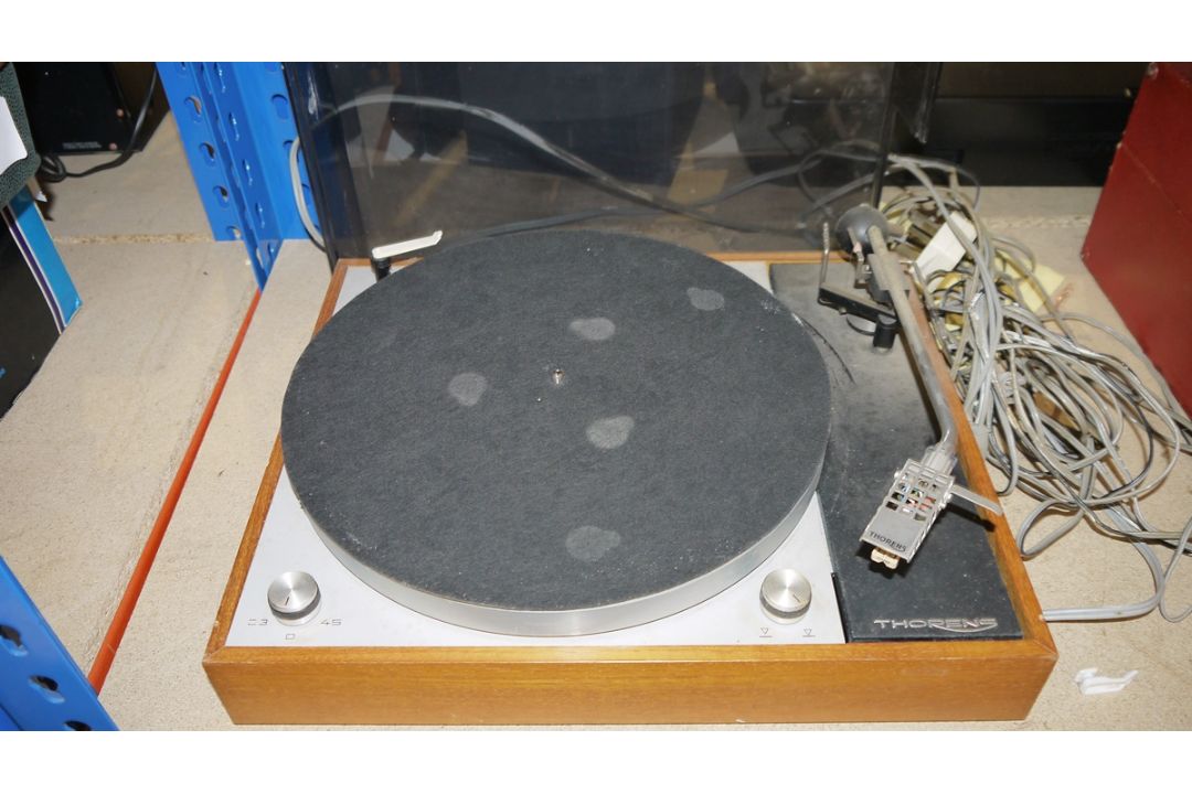 Vintage Thorens TD150 turntable in teak case with smoked perspex lid, with Shure cartridge no. M75- - Image 4 of 7