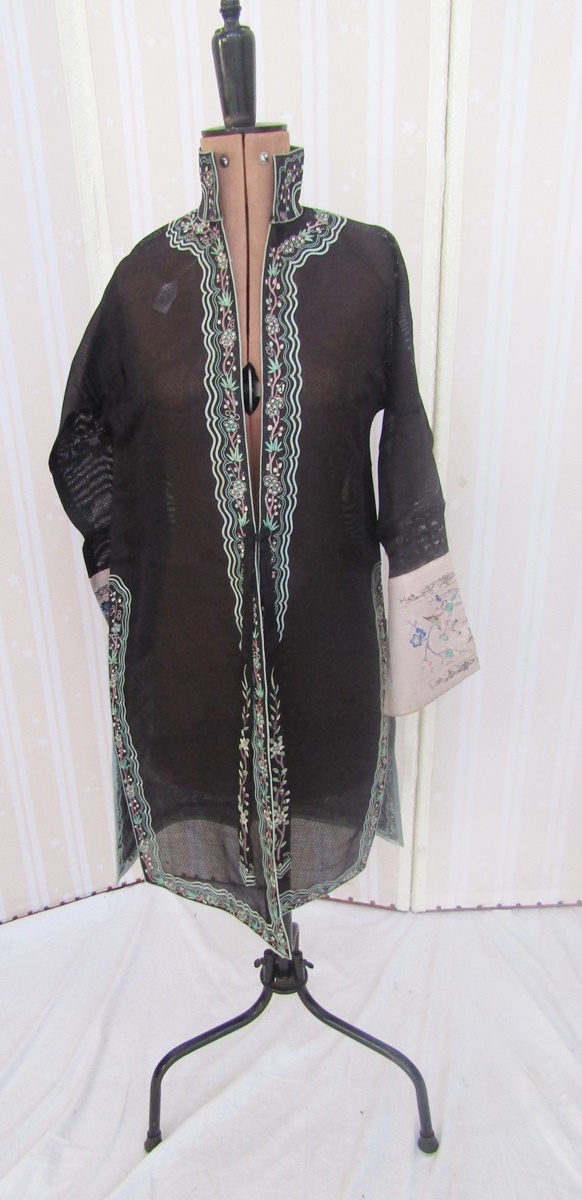 Vintage Chinese robe - bought in the mid 1930's, black open work silk, with embroidered detail to - Image 5 of 12