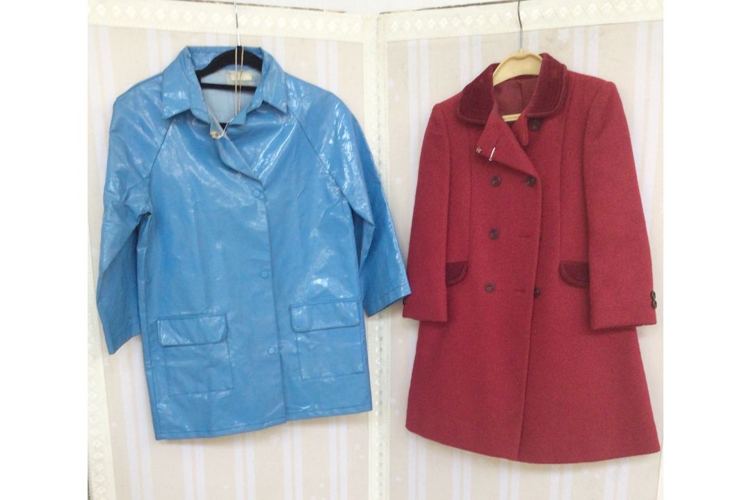 A red wool child's coat, velvet collar and pocket detail, double breasted, labelled St Michael - Image 3 of 3