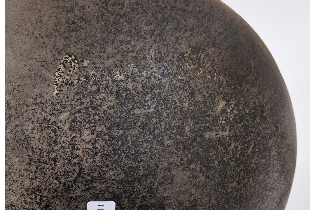 Riccardo Biondi (20th century) a raku fired bowl with stencilled figure decoration on white - Image 3 of 3