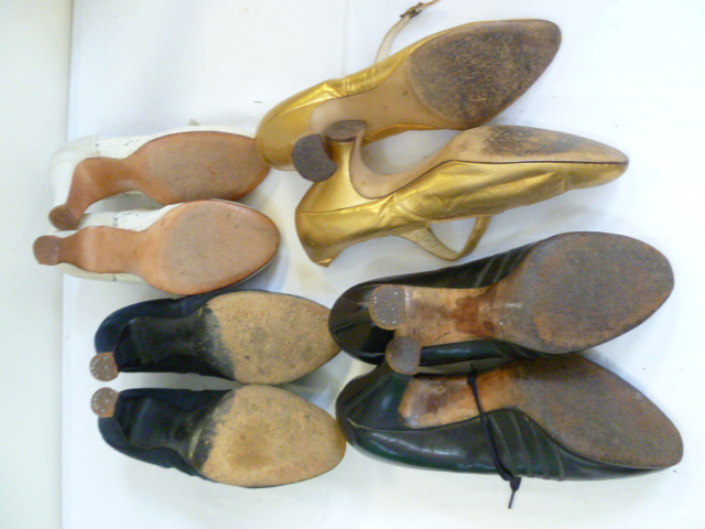 Four pairs of vintage shoes, to include a pair of gold, kid leather 1920's dancing shoes (the buckle - Image 3 of 3
