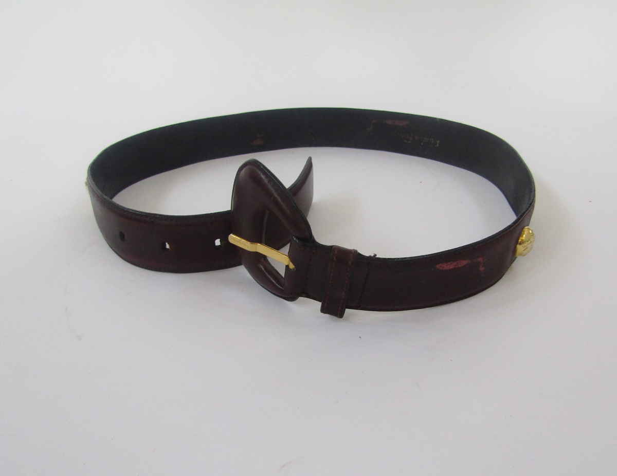 Salvatore Ferragamo - four various silk scarves and one original box, the scarves designed with - Image 11 of 12