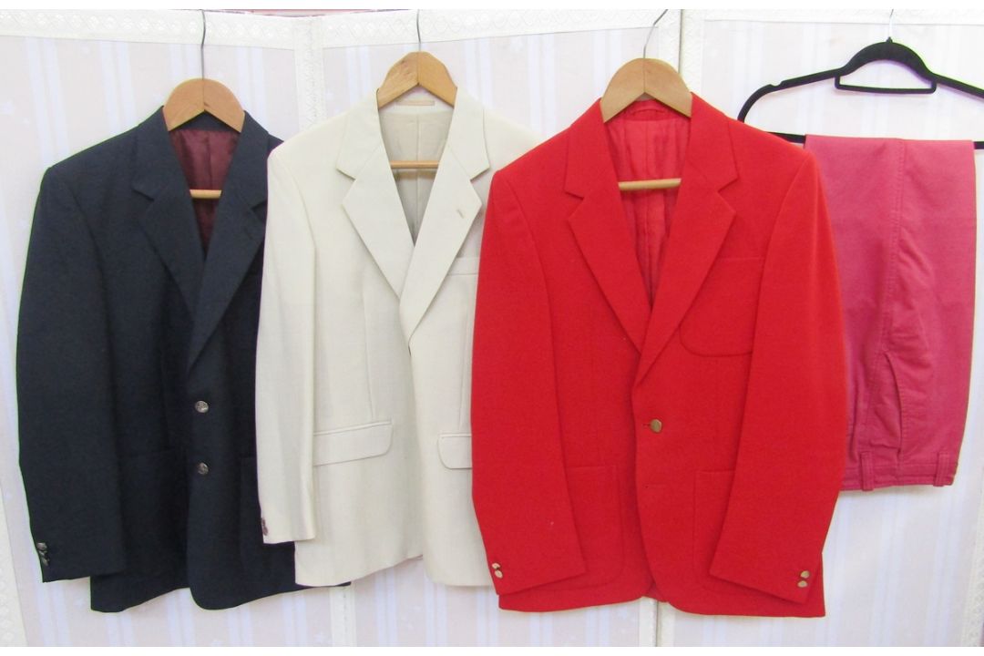 Selection of gentleman's vintage jackets to include tweed hacking jacket labelled Brooks Taverner, a - Image 2 of 3