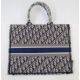 Christian Dior Book Tote bag, woven blue Dior logo and name 'Christian Dior Paris' on one side, - Image 5 of 6