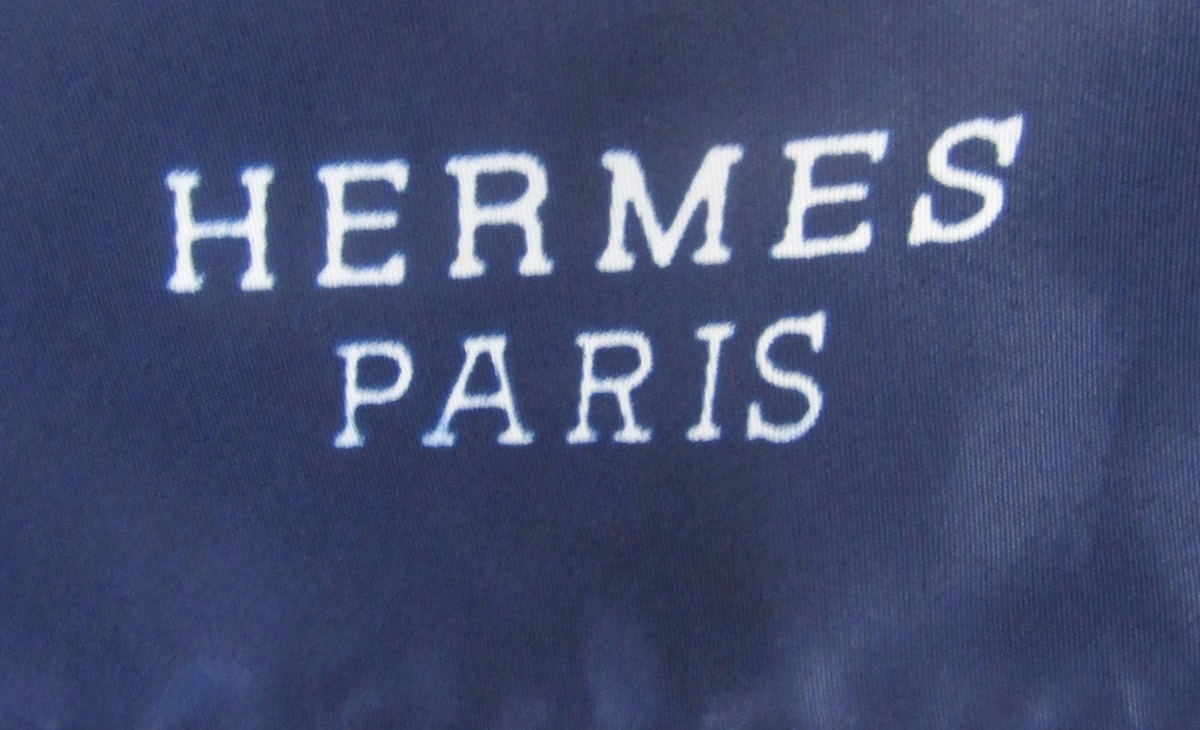 Assorted vintage silk and other fabric scarves to include Jacqmar, Gil de Losne Paris, a scarf - Image 3 of 6