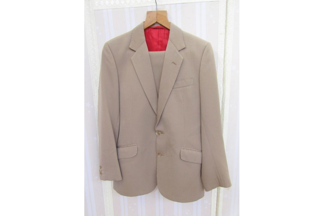 Selection of gentleman's vintage jackets to include tweed hacking jacket labelled Brooks Taverner, a - Image 3 of 3