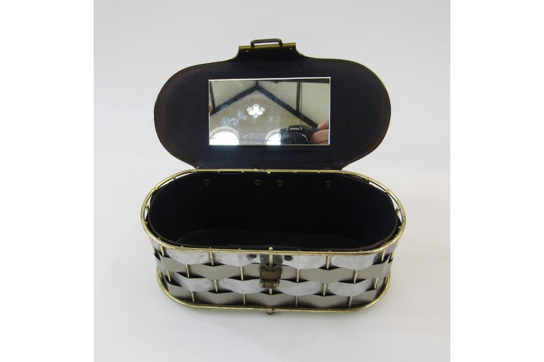 1950's Dorset Rex Fifth Avenue style woven metal and plastic, oval shaped bag, mirror inset lid, - Image 4 of 4