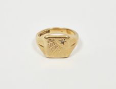 9ct gold gent’s signet ring, the square top set small white stone, 6.9g total (size Q)