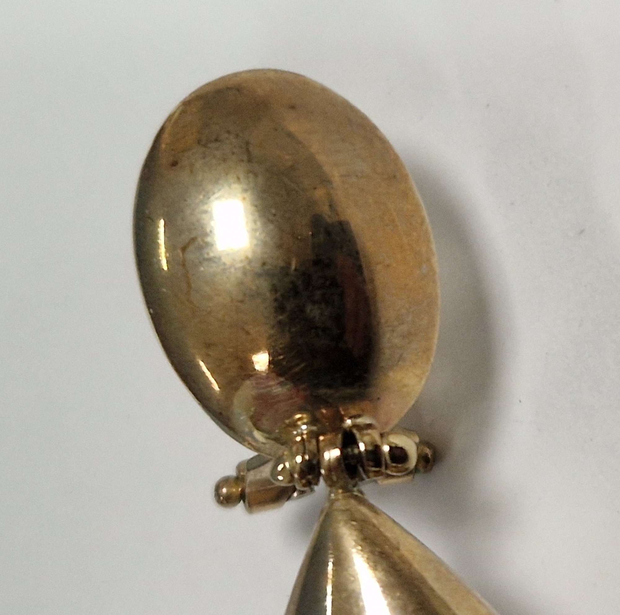 Pair 9ct gold oval large pendant drop earrings, 9.7g  Condition Report Light surface scratches. - Image 5 of 10