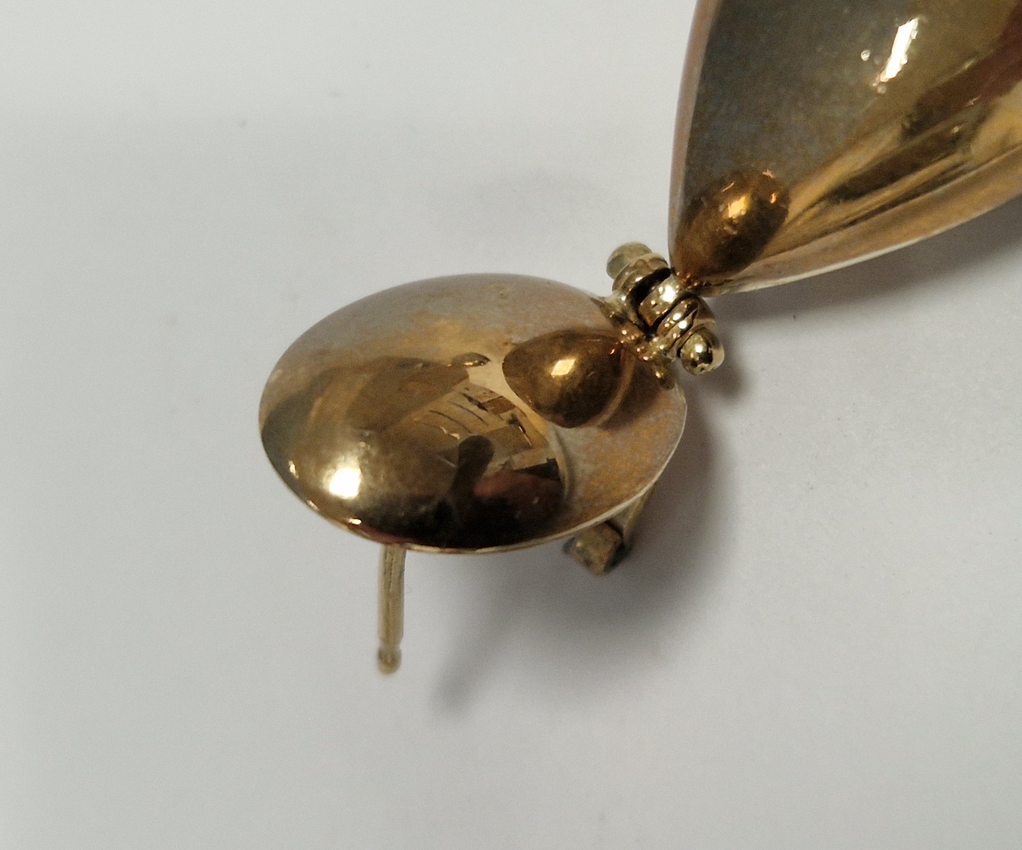 Pair 9ct gold oval large pendant drop earrings, 9.7g  Condition Report Light surface scratches. - Image 7 of 10