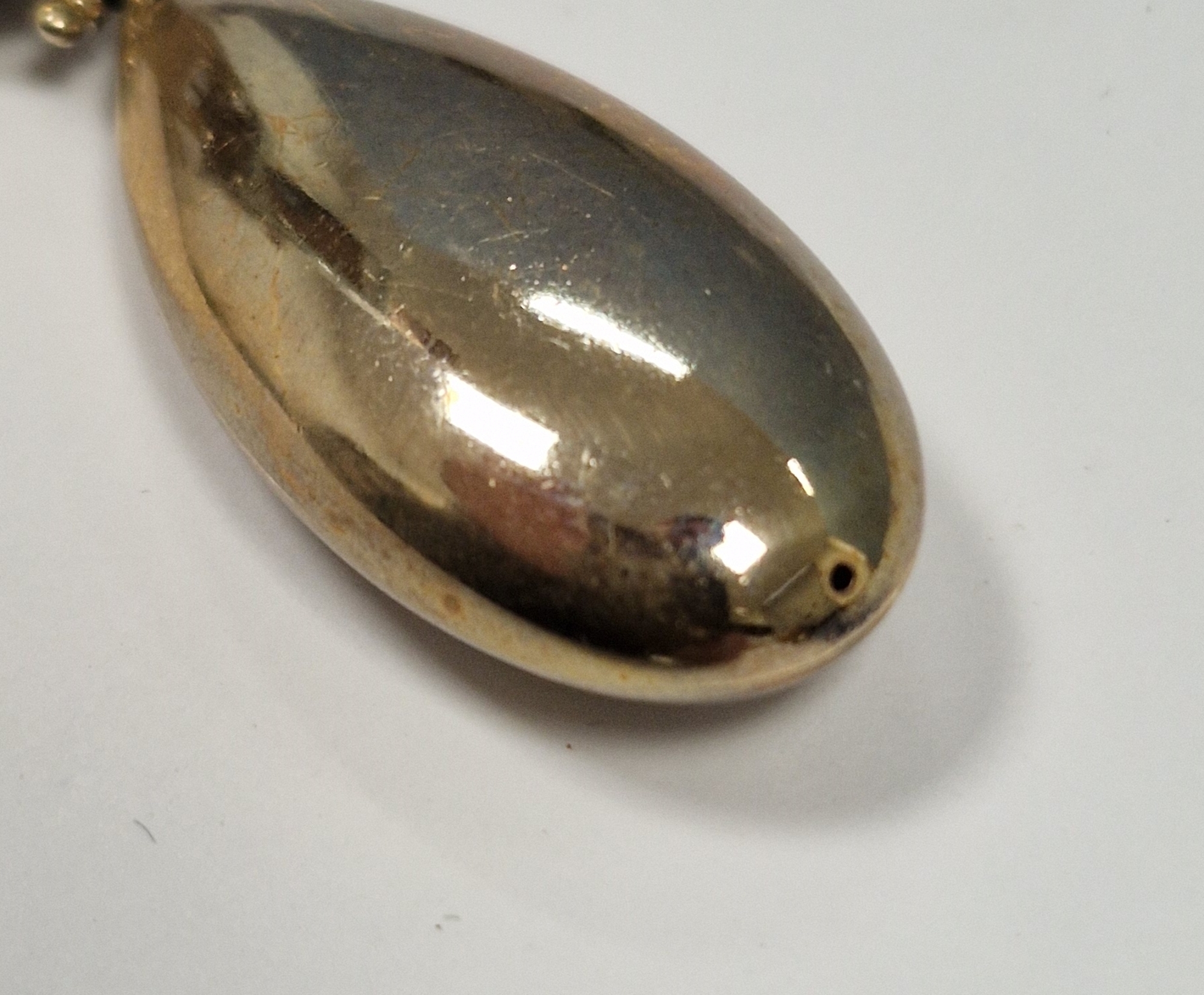 Pair 9ct gold oval large pendant drop earrings, 9.7g  Condition Report Light surface scratches. - Image 9 of 10