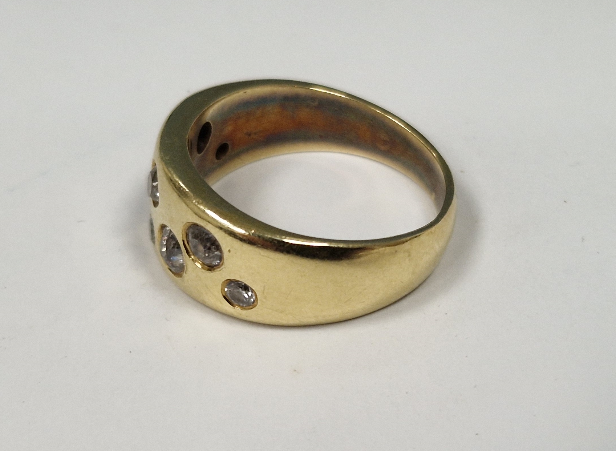 18K gold and diamond ring, the tapering band set with eight old cut variously sized diamonds in - Image 5 of 9