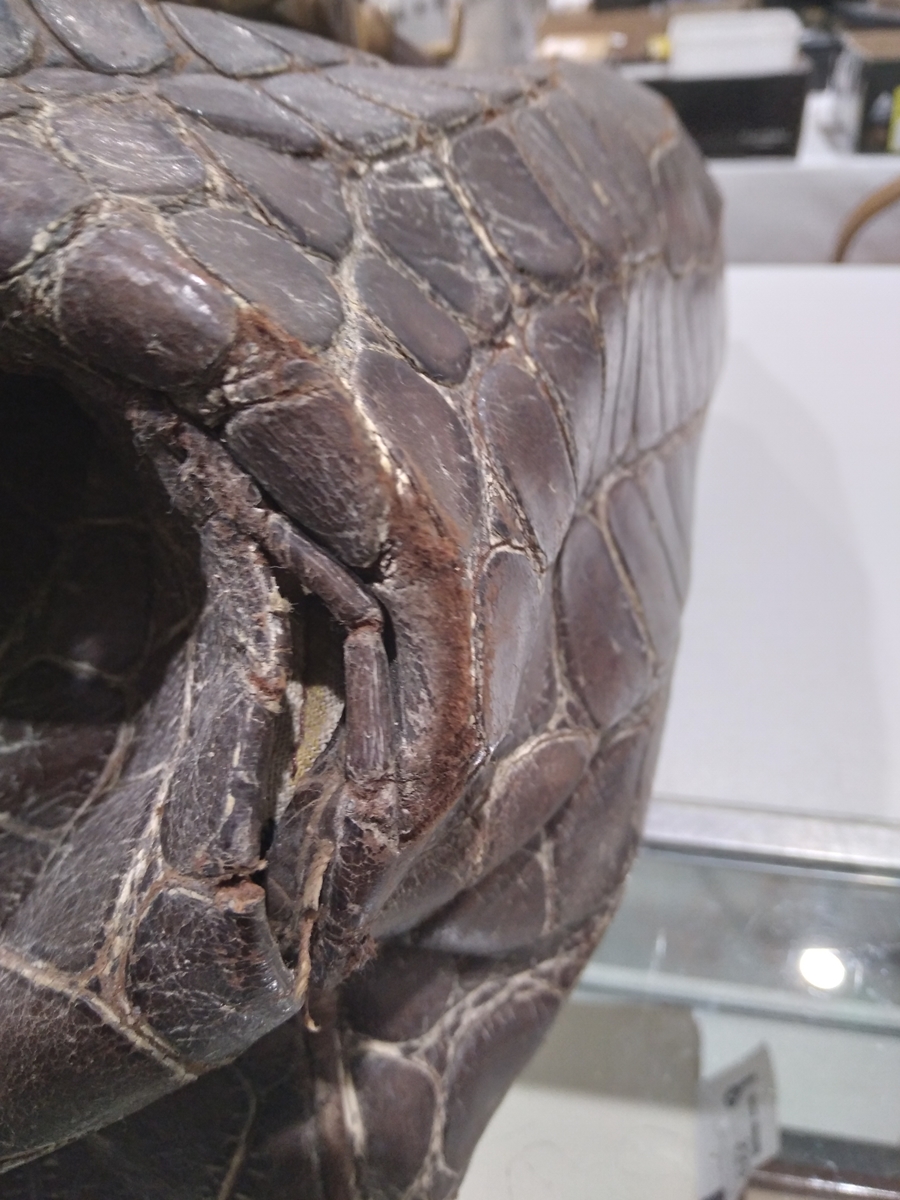 Late 19th/early 20th century crocodile skin gladstone bag with brass fittings and mustard coloured - Image 13 of 13