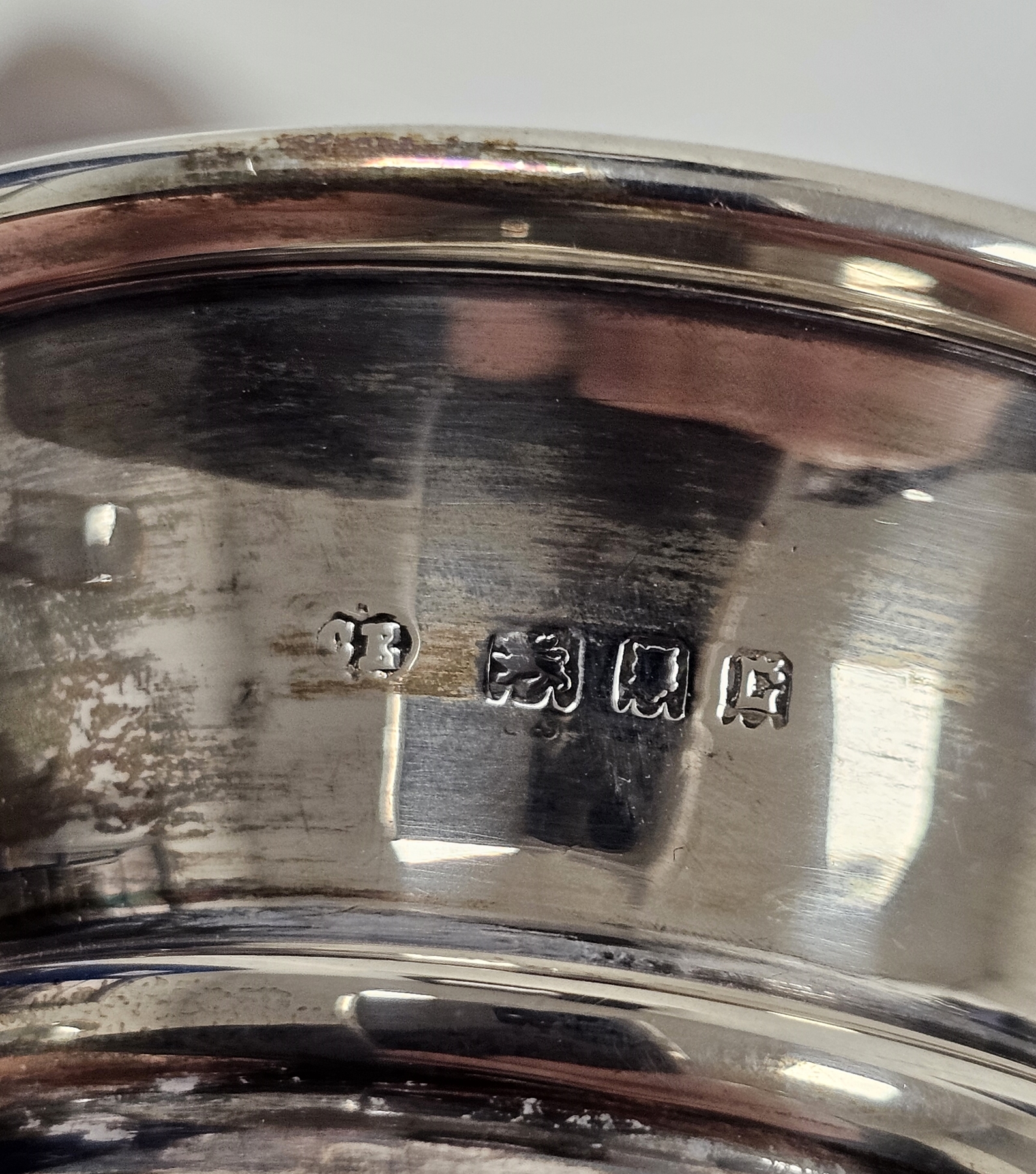 George V weighted silver vase, London 1918, maker CE, of tapering form, 12.5cm high together with - Image 4 of 4