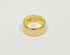 22ct gold wide wedding band, 7g (size L)