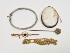 Gold-coloured metal, amethyst-coloured stone and seedpearl bar brooch, a gold-coloured metal