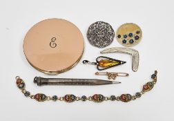 Mixed lot of jewellery including yellow metal and seed pearl 'butterfly' safety pin style brooch,