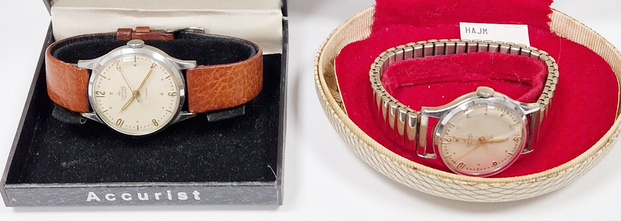 Two Smith's de Luxe 17 jewel gentleman's wristwatches, the circular silvered dial with raised gilt