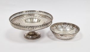 Silver footed bon bon dish, Birmingham 1928, Wilson & Sharp, with pierced galleried rim, 11cm