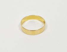 22ct gold wedding band (worn), 2.8g