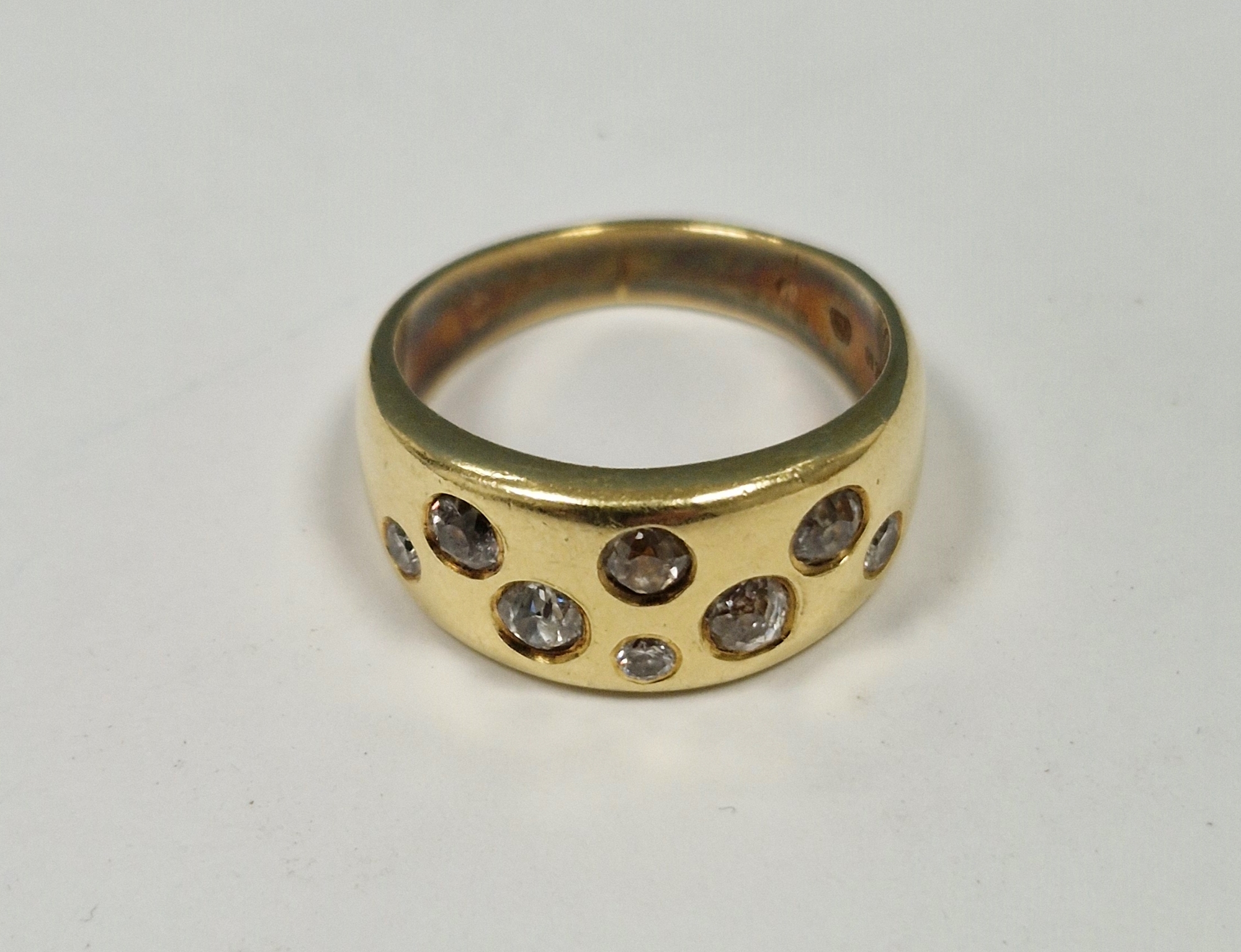 18K gold and diamond ring, the tapering band set with eight old cut variously sized diamonds in - Image 3 of 9