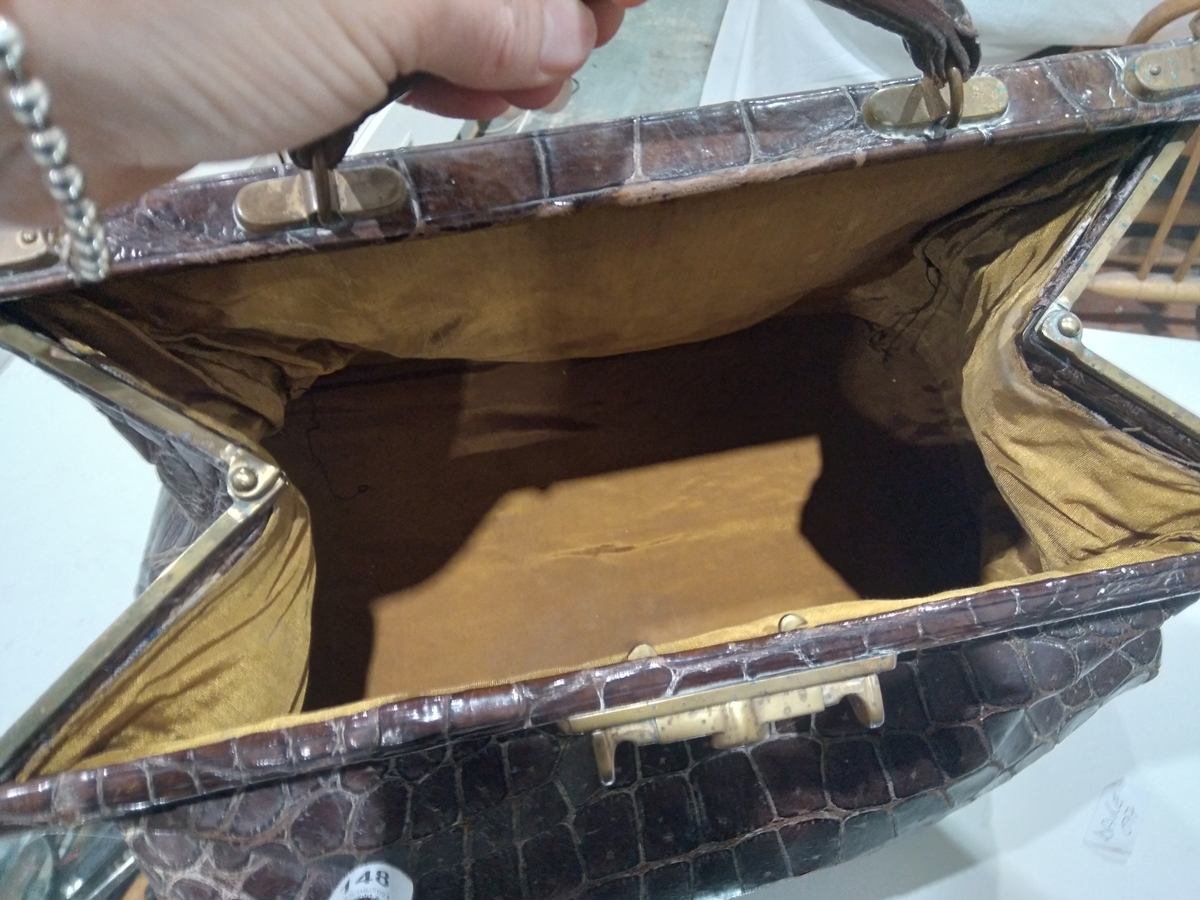 Late 19th/early 20th century crocodile skin gladstone bag with brass fittings and mustard coloured - Image 9 of 13