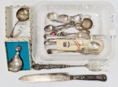 George V silver bread fork and pickle fork, both Sheffield 1913, Walker & Hall, bread fork 23cm