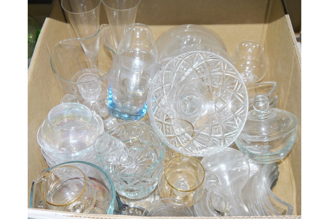 Wicker case and similar tray, a large quantity of drinking glasses and other glass to include - Image 5 of 6