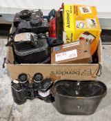 Vintage Photax Auto Viewer 3 slide viewer, a pair of Zeiss Wetzlar field binoculars, assorted