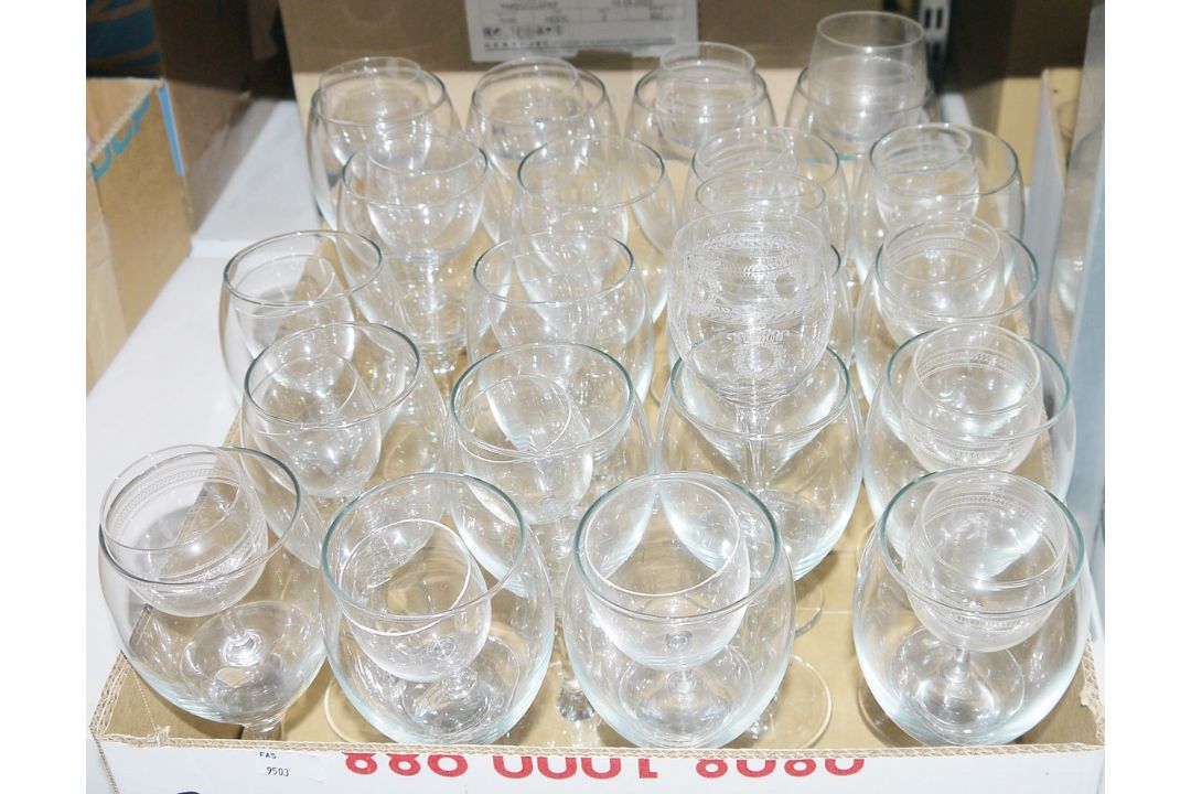 Wicker case and similar tray, a large quantity of drinking glasses and other glass to include - Image 3 of 6