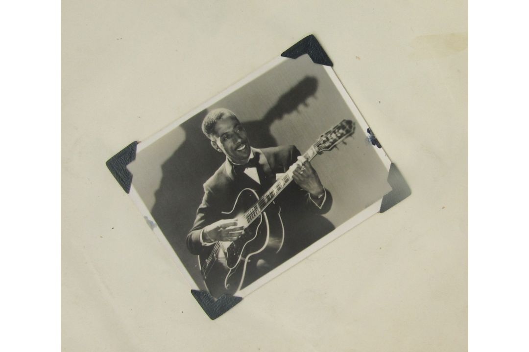 Autograph album of signed photographs and signatures, mainly 1940's bands - Image 16 of 20